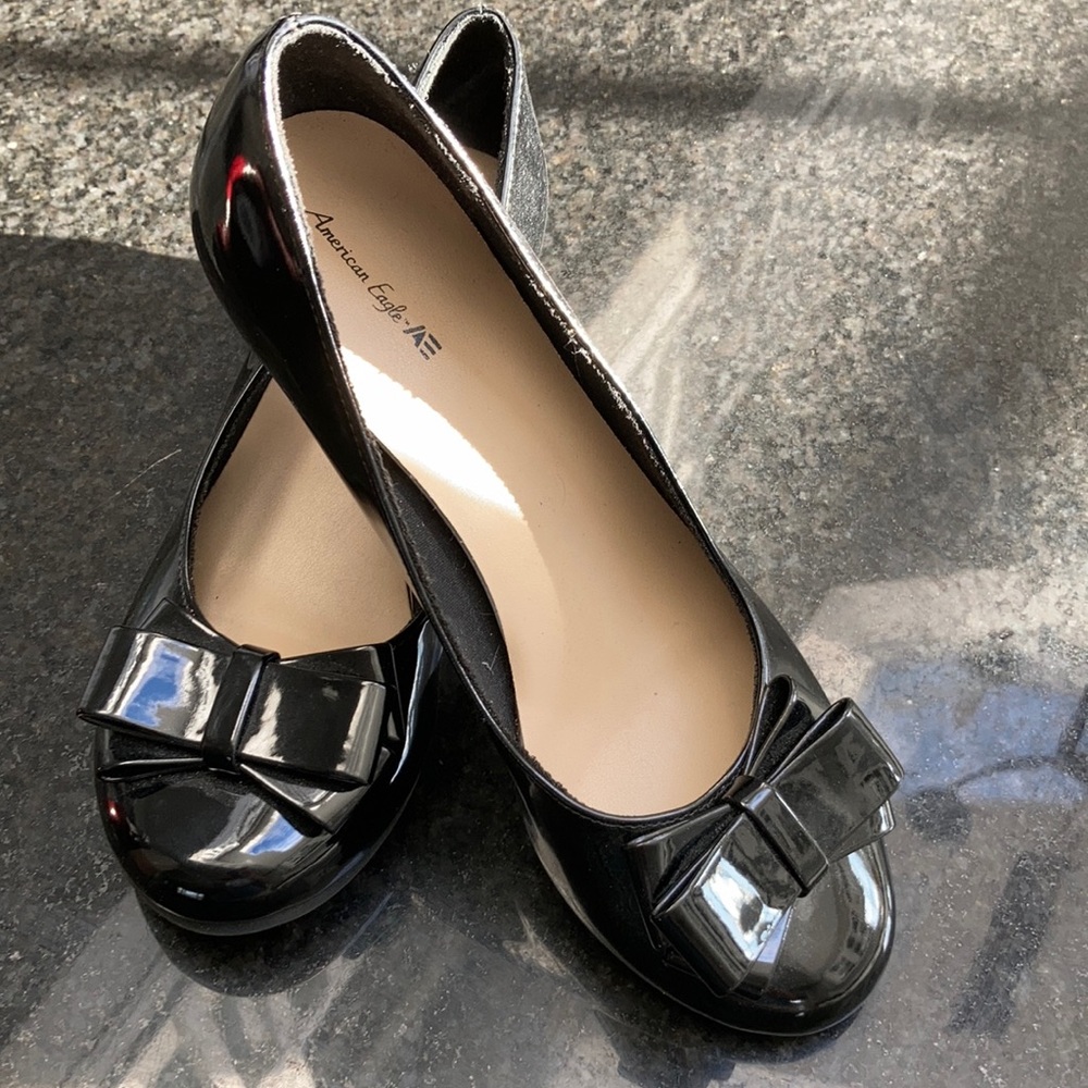AE patent leather wedge heel shoe